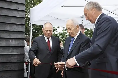 Церемония открытия. В центре — Ш. Перес.