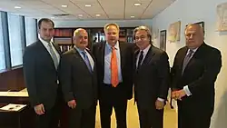 Глава Совета греко-американских лидеров (HALC) Николас Кацимбрас, вице-президент PSEKA Тасос Замбас, министр иностранных дел Греции Никос Кодзиас, бизнесмен и основатель HALC Никос Муярис, Филип Кристофер (крайний справа)(Нью-Йорк, 2015)