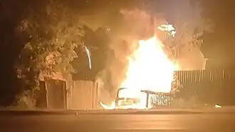 Горящий автомобиль, которым управляла Дарья Дугина, после взрыва, 20 августа 2022 года