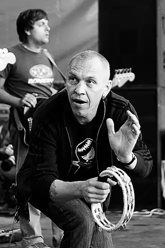 «Ва-Банкъ» на фестивале «Нашествие» в 2008-м году. Крупным планом — Александр Ф.Скляр