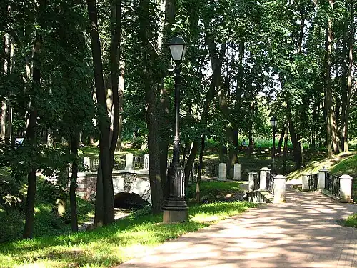 Средний и Малый Гротесковые мостики