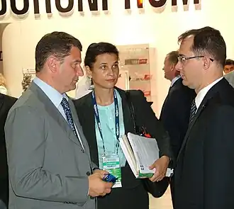 Андрей Георгиевич Реус (генеральный директор ОАО «ОПК „Оборонпром“»), Марина Юльевна Феоктистова, Дмитрий Юрьевич Колодяжный (Управляющий директор УК «Оборонпром») на выставке МАКС 2011