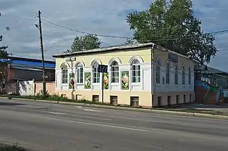 Здание некогда Каменского мужского училища