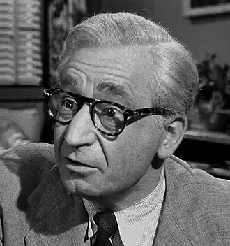 Арт Смит в фильме «В укромном месте» (1950)