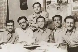 Барух Камин (второй справа) в группе участников румынского десанта в годы войны