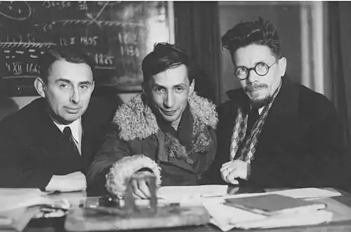 Член-корреспондент АН СССР В. В. Федынский, А. М. Бахарев и профессор И.С.Астапович