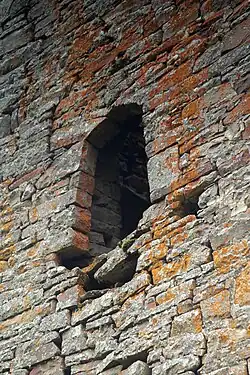 Проём в башне