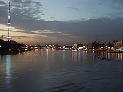 Большая Невка, вид с Гренадерского моста. Сентябрь 2006 года