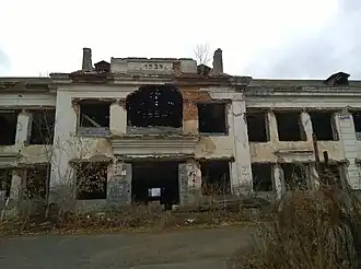 Здание заброшенной школы