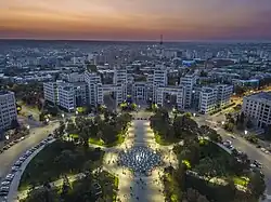 «Госпром» — здание, в котором размещался Совет народных комиссаров Украинской ССР с 1928 по 1934 год. Харьков, Украина