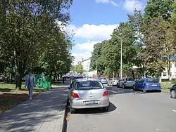 Вид на бульвар Мулявина с улицы Золотая Горка, нечетная сторонаЧетная сторона