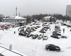 Вид площади с переходного моста станции Бутово