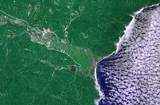 Бухта Зеркальная, долина реки Зеркальной и село Зеркальное