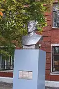 Бюст у 25-й школы г. Россошь, в которой учился Герой.