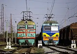 Электровозы ВЛ8м-797 и ДЭ1-033, станция Синельниково