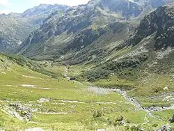 Верховья реки Макера, вид при подъёме на безымянный перевал в долину реки Дамхурц