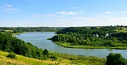 Вид на Мальское озеро и Мальской монастырь