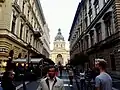 Вид на базилику Святого Иштвана с улицы Зриньи