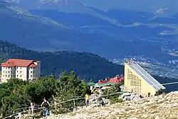 Вид на верхнюю станцию канатной дороги