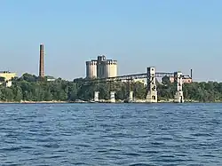 Вид на элеватор с реки Волги, август 2023 года