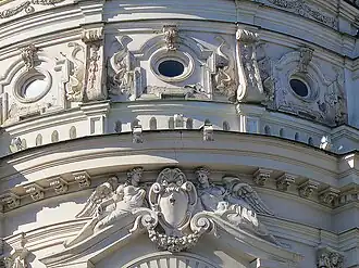 Вид на фронтон со стороны улицы Семашко