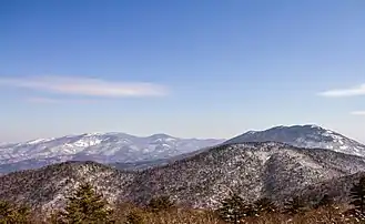 Вид с горы Криничной (самой западной вершины хребта) на Ливадийский хребет