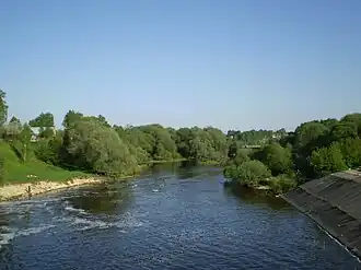 Вид с плотины Новленского водохранилища на реке Пахре