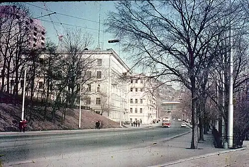 На заднем плане — Владивостокский цирк, февраль 1982 г.