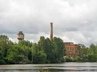 Вид на остров с правого берега Екатерингофки