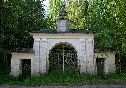 Ворота Шадреньгского погоста