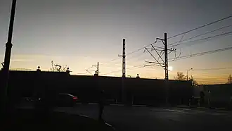 Ворота правительственного депо Усово-2 за переездом, 2021 год