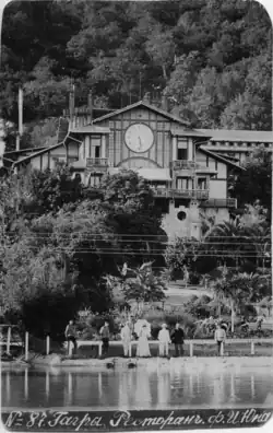 На открытке 1910 года