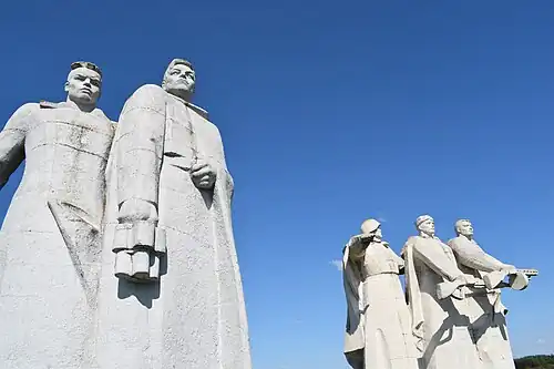 Фрагмент Мемориального комплекса памяти героев-панфиловцев.