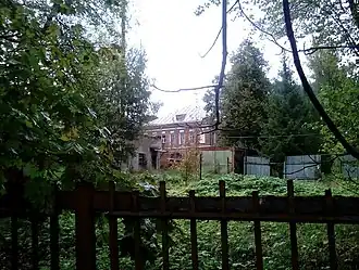 Вид на главный дом