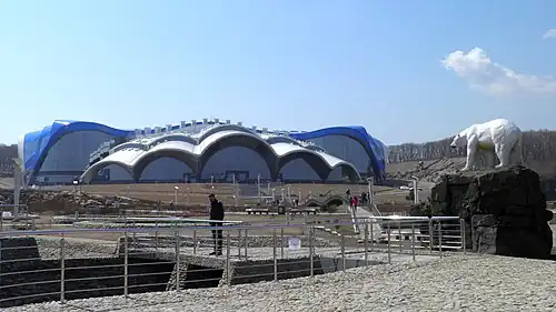 Главный корпус, вид сзади