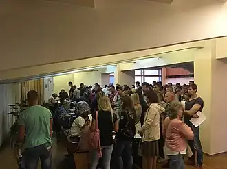 Жители Коломны голосуют на опросе против строительства мусорного полигона. 12/09/2018. Здание администрации.