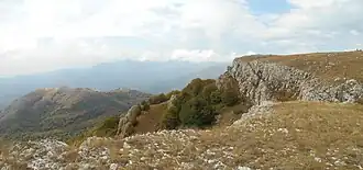 Гора Ликон, 1017 метров, внизу слева