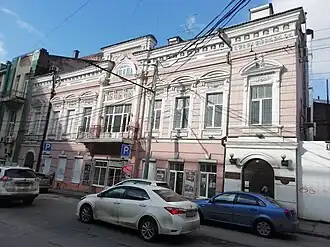 Здание зимой 2022 года