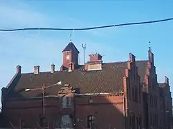 Одно из зданий, 2009 год