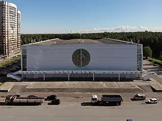 Вид дворца спорта со стороны главного фасада