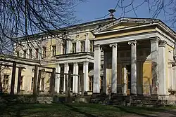 Западный фасад