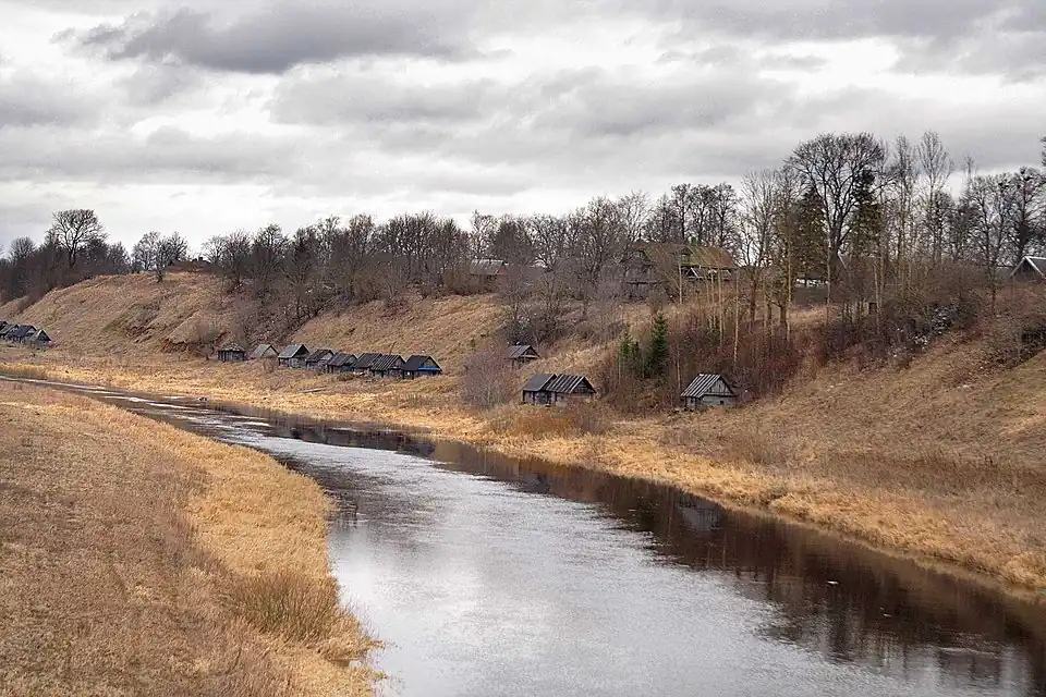 Река Оредеж в деревне Усадищи