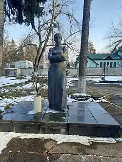 Памятник М. Вовчок