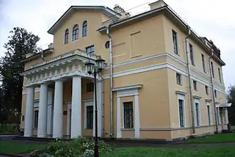 Богадельня Куракиных в Павловске (ныне Дом Детского Творчества «Павловский»)