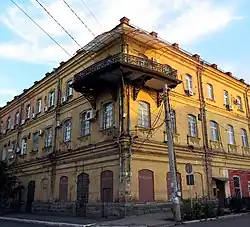 Дом 7/4 на углу улиц Урицкого и Свердлова