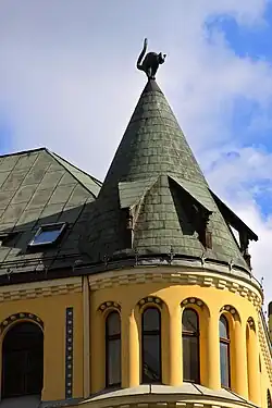 Левая башня