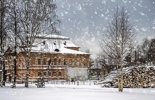 Епархиальное училище. Построено в 1900 году по проекту Ивана Аполлоновича Чарушина.