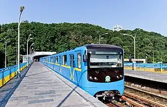 Электропоезд типа Е-КМ на станции Днепр