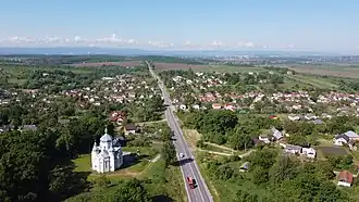 Вид на церковь Воздвижения Честного Креста