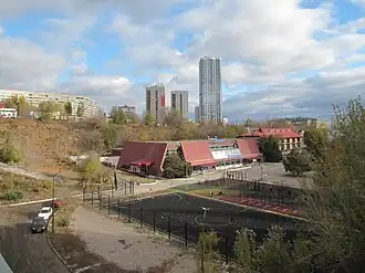 «Звёздный» ФОК, вид с моста через Глебучев овраг в сторону Волги